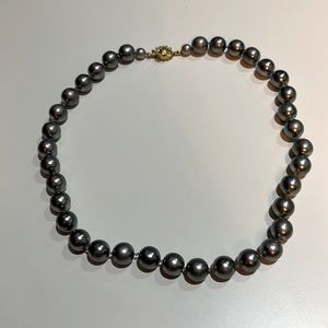 Gray costume pearl necklace